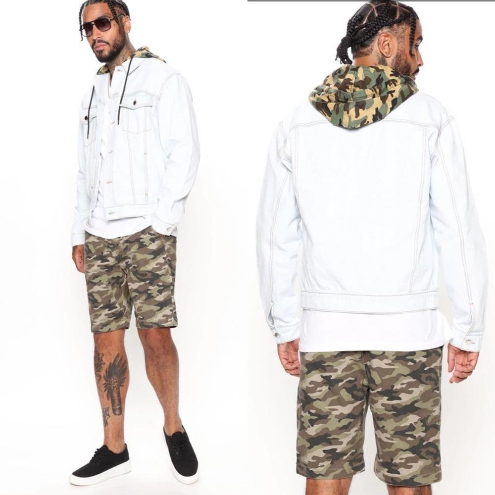 NWT Fashion Nova Men's Come Closer Hooded Denim Jacket - Light Wash/Camouflage